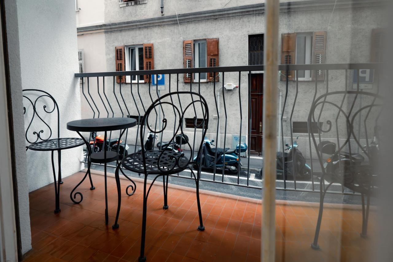 Centro Storico Moderno Trilocale Con Balcone Leilighet Trieste Eksteriør bilde